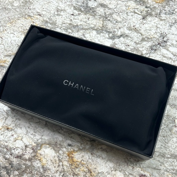 Chanel burgundy color  Shoulder Strap Bag. - Picture 14 of 17